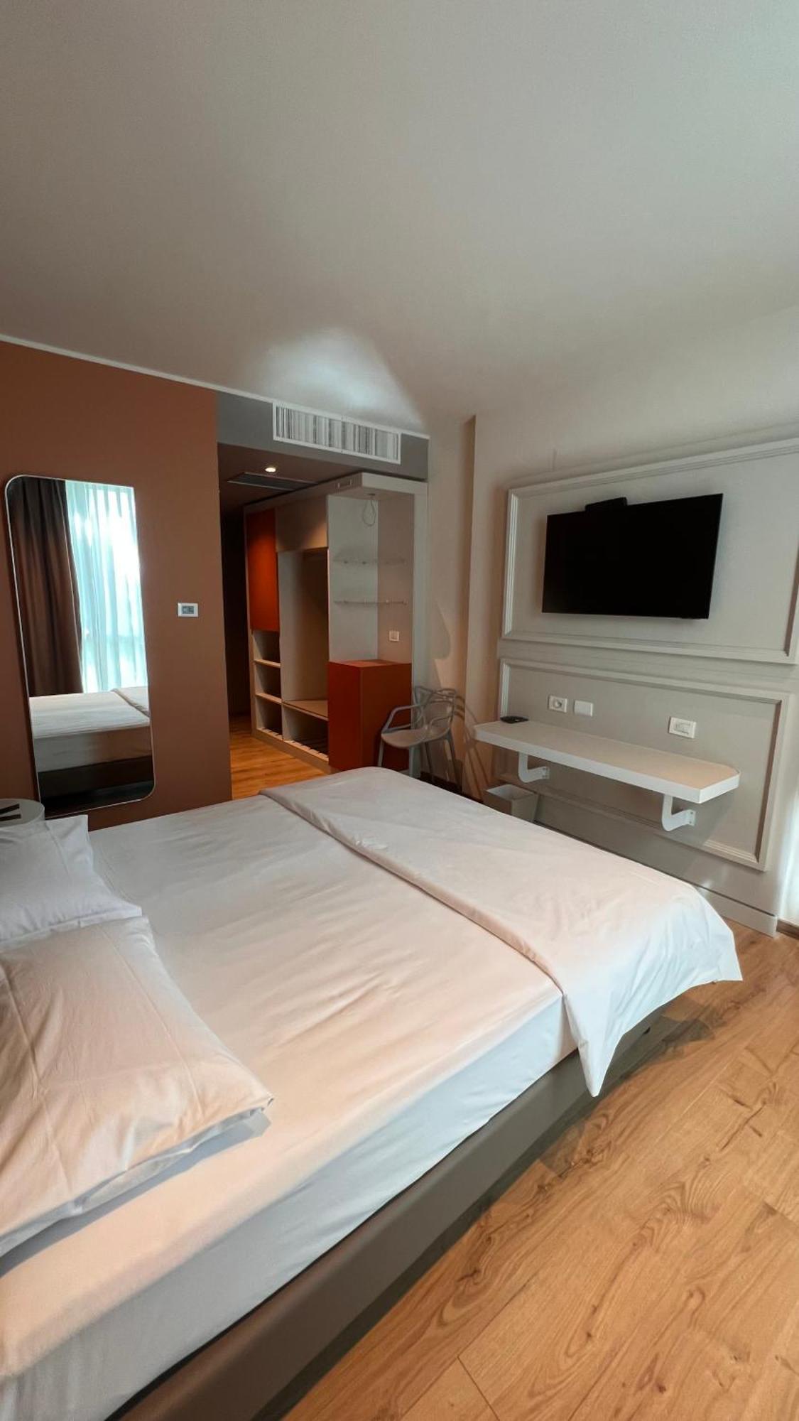 Kare Otel Banchette D'Ivrea Dış mekan fotoğraf